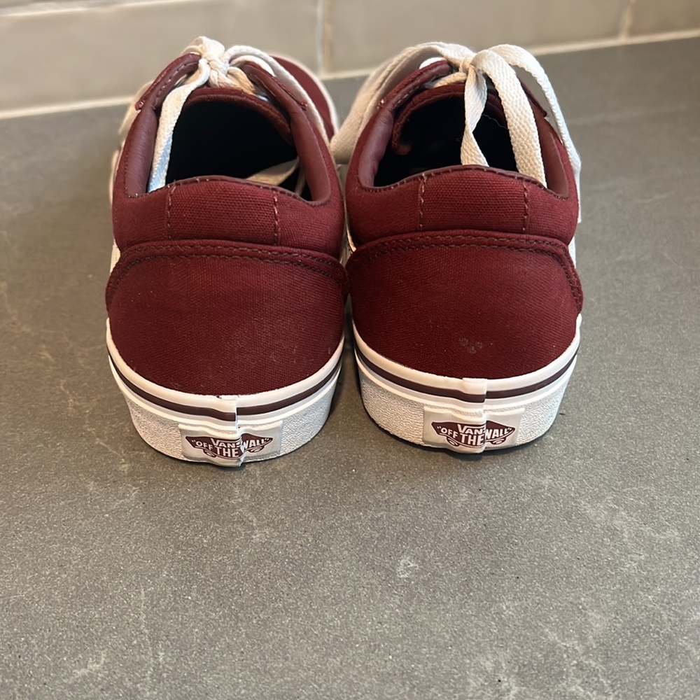 Vans - Picture 3 of 3